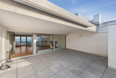 Vue imprenable sur le lac Léman - Magnifique 5 pièces en duplex traversant en attique avec terrasses et balcons