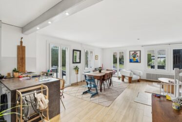 En exclusivité / Ravissante maison familiale de 6 pièces en pignon avec vue sur le lac