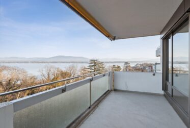 Vue imprenable sur le lac Léman - Magnifique 5 pièces en duplex traversant en attique avec terrasses et balcons