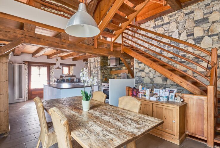 en exclusivité : Maison Villageoise de Caractère - 8 pièces