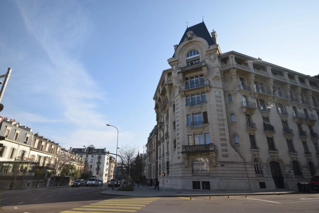 EXCLUSIVITE FLORISSANT : Très belle surface commerciale de 130 m²