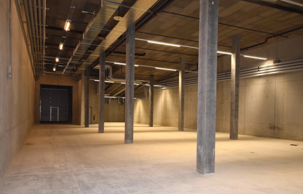 VERSOIX – Surface de Stockage Moderne d&rsquo;env. 523 m² A LOUER