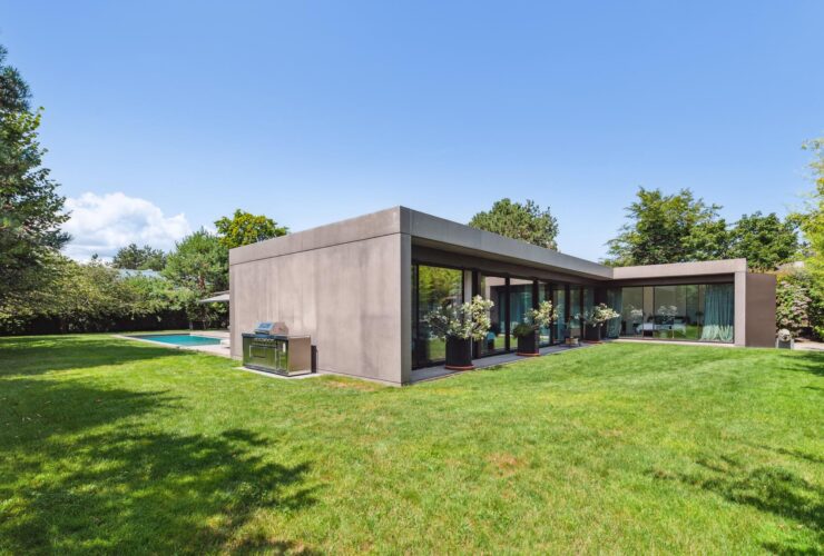 10 Rooms House, Modern house