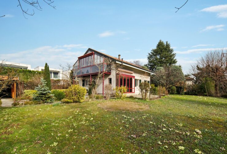 Exclusive: Detached house in the heart of the village of Veyrier