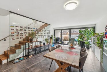 Maison contemporaine HPE avec jardin et terrasses
