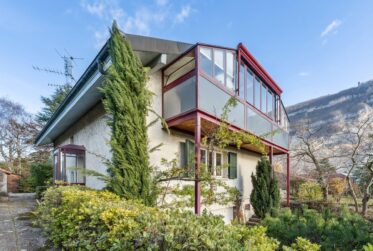 Exclusive: Detached house in the heart of the village of Veyrier