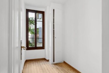 Appartement spacieux et lumineux avec balcon au centre ville de Genève