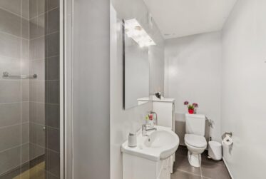 4 Rooms Flat, Condominium flat