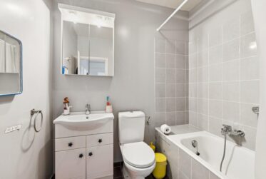 4 Rooms Flat, Condominium flat