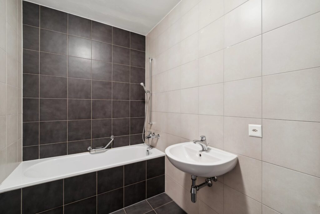 Exclusivité : attique traversant de 5 pièces avec généreuse terrasse et balcon