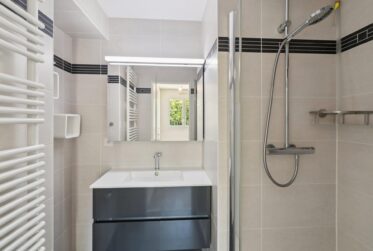 6 Rooms Flat
