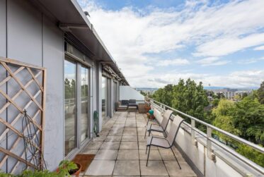 Appartement lumineux, en attique avec terrasse