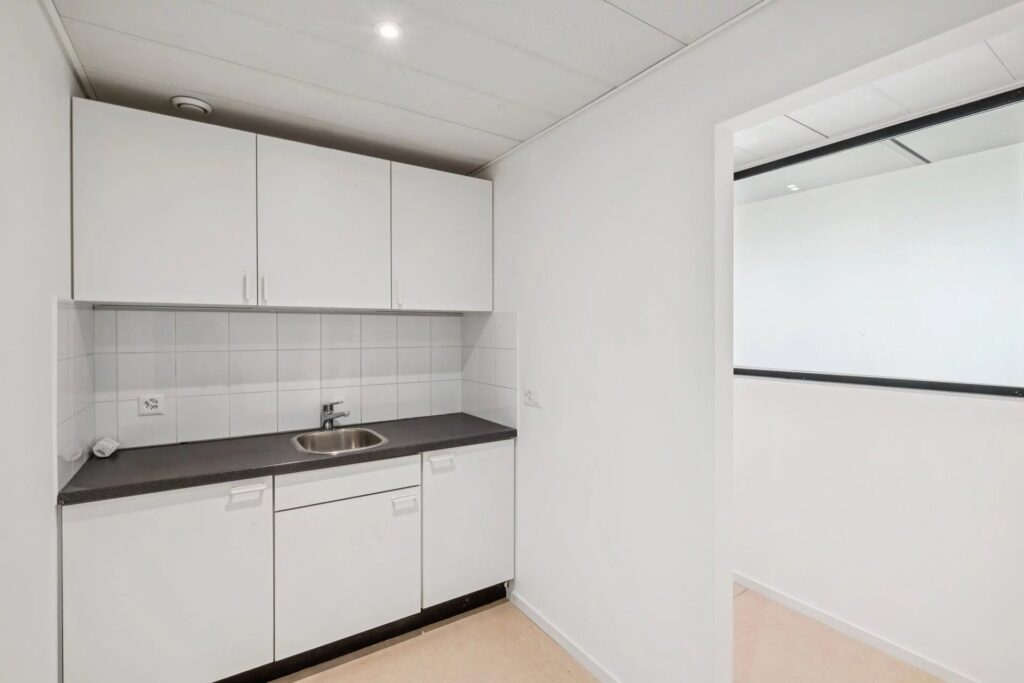 Cornavin – Bureaux 127 m² 4ème étage – Rénovés