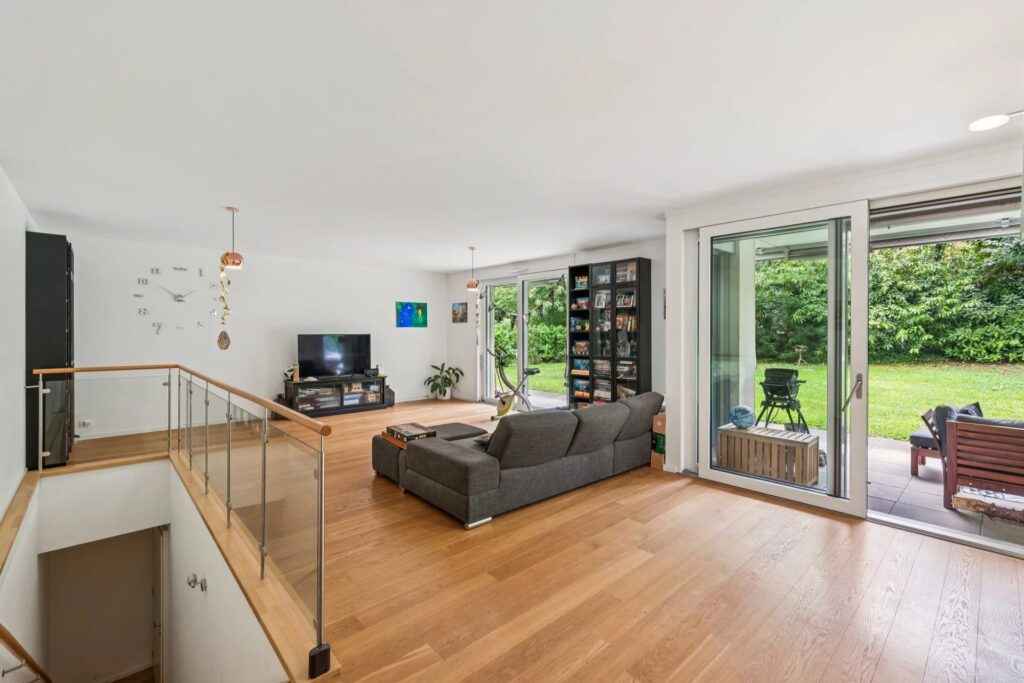 MAGNIFIQUE APPARTEMENT AVEC 4 CHAMBRES & 1300 M² DE JARDIN !