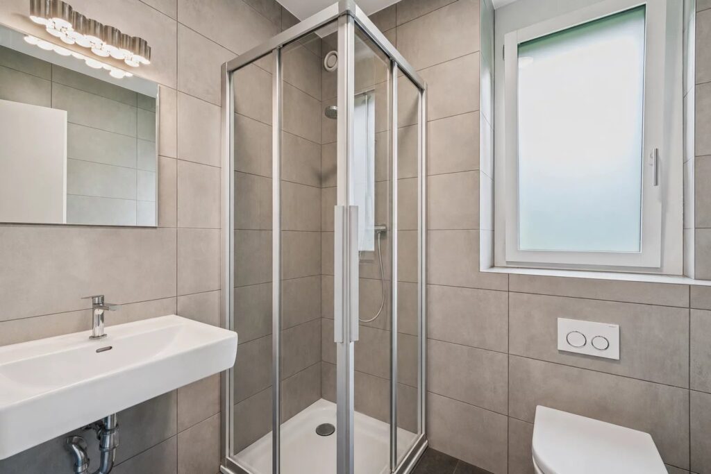 MAGNIFIQUE APPARTEMENT AVEC 4 CHAMBRES & 1300 M² DE JARDIN !