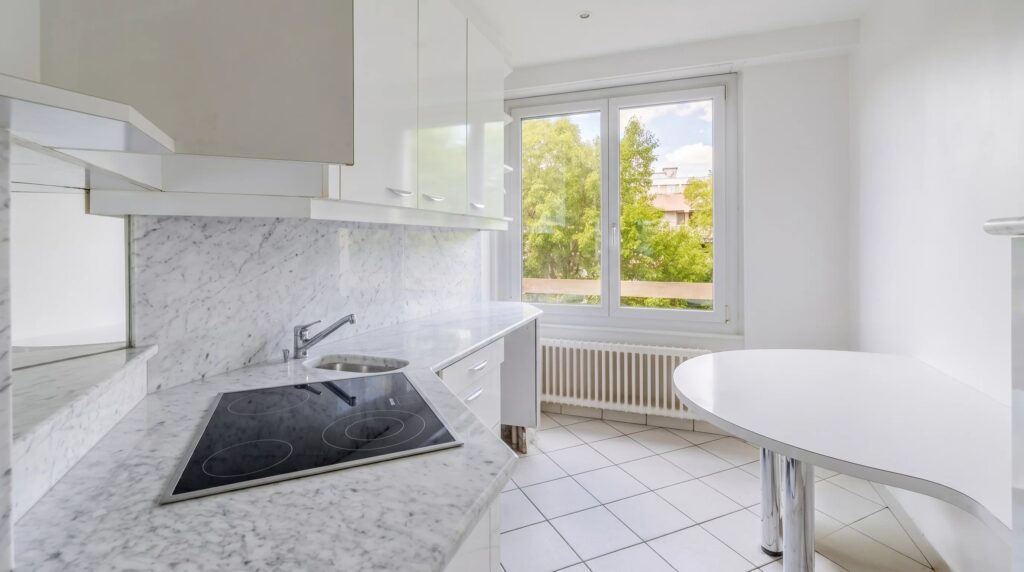 Champel – appartement traversant, étage élevé