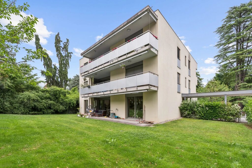 MAGNIFIQUE APPARTEMENT AVEC 4 CHAMBRES & 1300 M² DE JARDIN !