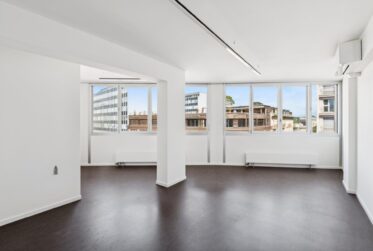 CORNAVIN — BUREAUX 127 M² 4ÈME ÉTAGE - ENTIÈREMENT RÉNOVÉS