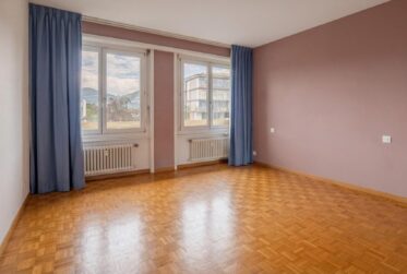 4 Rooms Flat, Flat with front and rear views