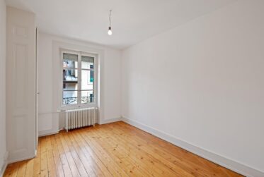 RARE A PLAINPALAIS - APPARTEMENT DE 4,5 PIECES DANS LES COMBLES