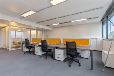 VERNIER — ARCENTER : BUREAUX ~168 M² - 1ÈR ÉTAGE - A LOUER
