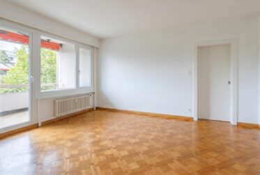 4 Rooms Flat, Flat with front and rear views