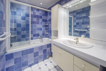 4 Rooms Flat, Flat with front and rear views