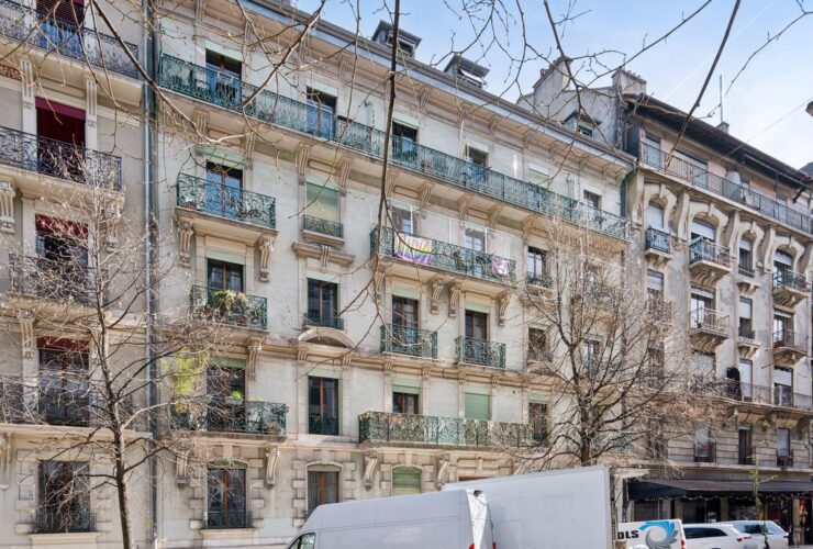 RARE A PLAINPALAIS - APPARTEMENT DE 4,5 PIECES DANS LES COMBLES