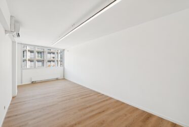 CORNAVIN — BUREAUX 127 M² 4ÈME ÉTAGE - ENTIÈREMENT RÉNOVÉS