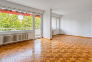 4 Rooms Flat, Flat with front and rear views