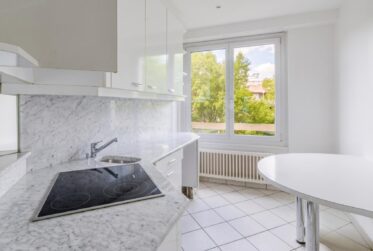 4 Rooms Flat, Flat with front and rear views