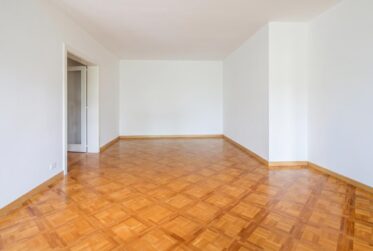 4 Rooms Flat, Flat with front and rear views