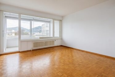 4 Rooms Flat, Flat with front and rear views