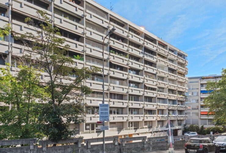 Appartement de 4.5 pièces au 8ème étage avec balcon