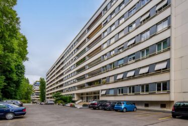 4 Rooms Flat, Flat with front and rear views