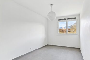 Moderne logement de 5 pièces avec jardin à Lancy