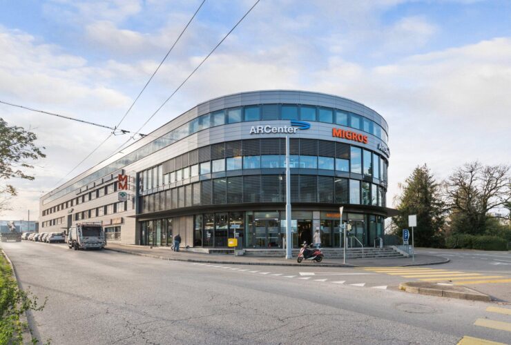 CENTRE COMMERCIAL ARCENTER - VERNIER : Arcade Commerciale d'env. 111 m²