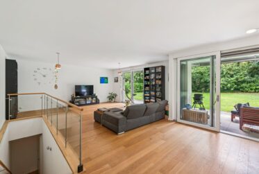 MAGNIFIQUE APPARTEMENT AVEC 4 CHAMBRES & 1300 M² DE JARDIN !