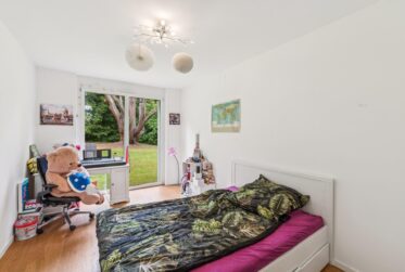 MAGNIFIQUE APPARTEMENT AVEC 4 CHAMBRES & 1300 M² DE JARDIN !