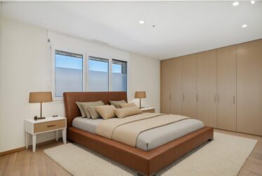 Exclusivité : attique traversant de 5 pièces avec généreuse terrasse et balcon