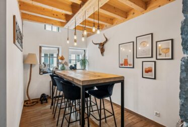 6 Rooms House, Village house
