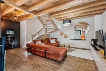 6 Rooms House, Village house