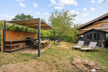 6 Rooms House, Village house