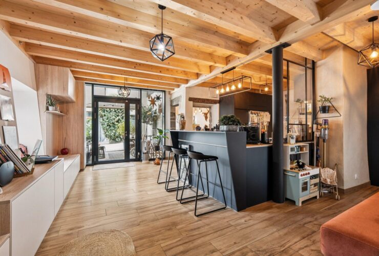 6 Rooms House, Village house