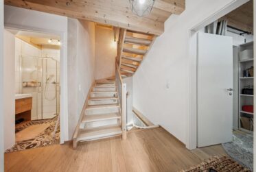 6 Rooms House, Village house