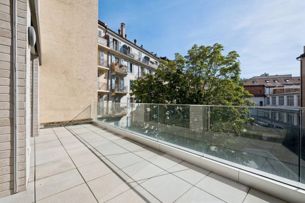 Exclusivité ! Bel appartement contemporain avec terrasse au centre ville