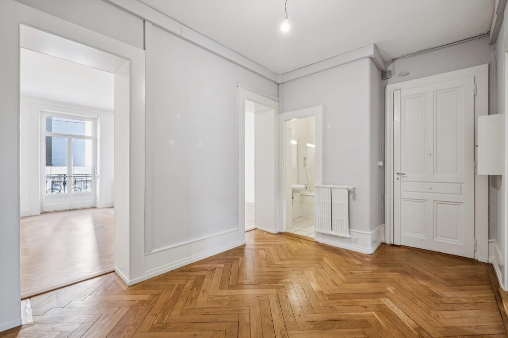 RARE ! Appartement de 5 pièces d’environ 128 m² au 2ème étage – Eaux-Vives