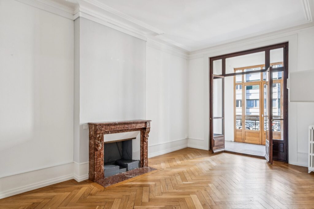 RARE ! Appartement de 5 pièces d’environ 128 m² au 2ème étage – Eaux-Vives