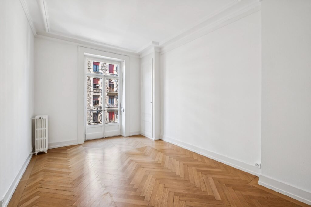 RARE ! Appartement de 5 pièces d’environ 128 m² au 2ème étage – Eaux-Vives
