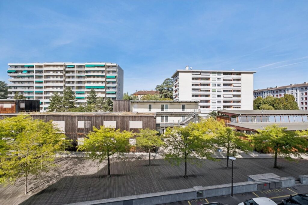 Exclusivité ! Bel appartement contemporain avec terrasse au centre ville